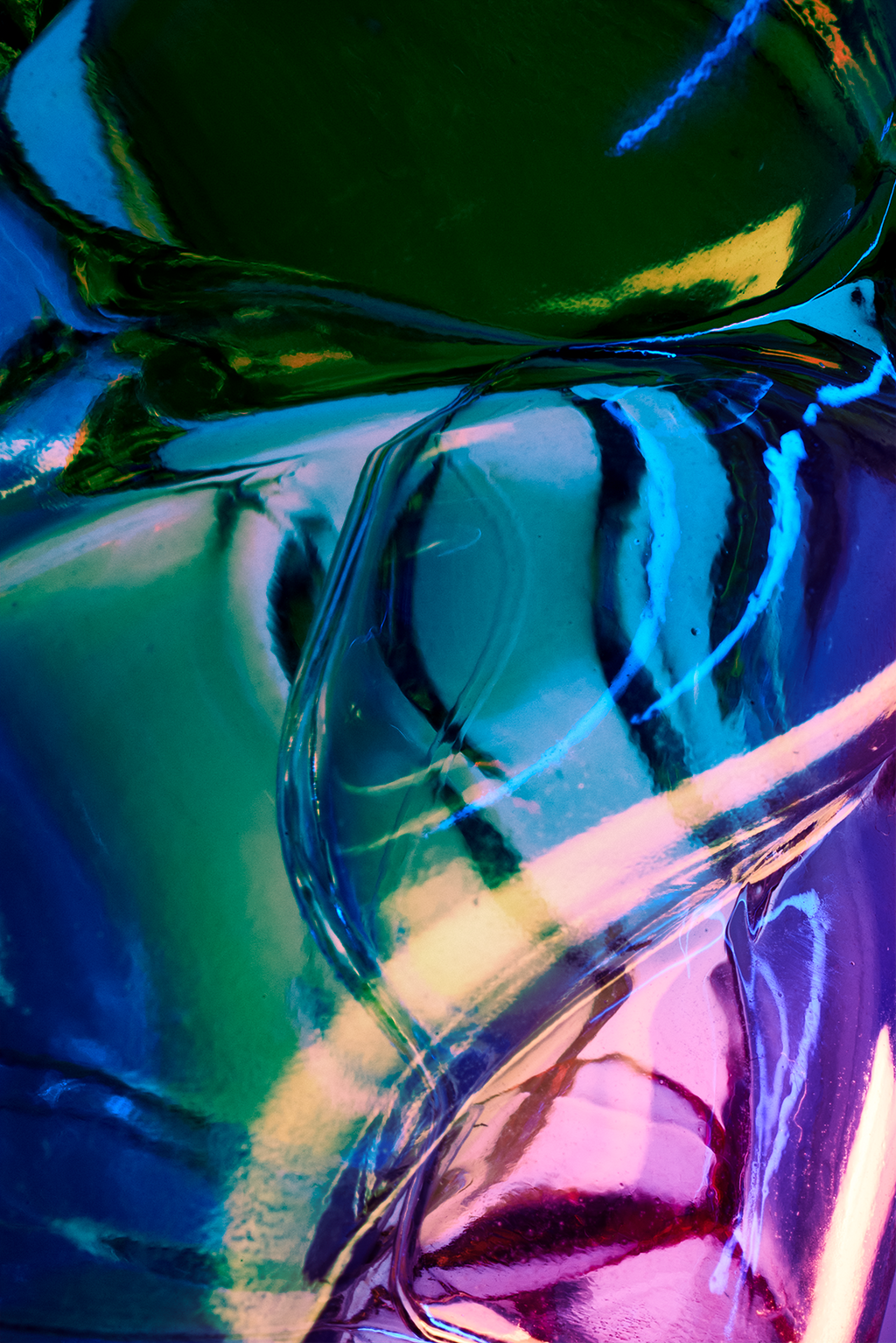 Tomato Leaf, Cinnamon, Castoreum.